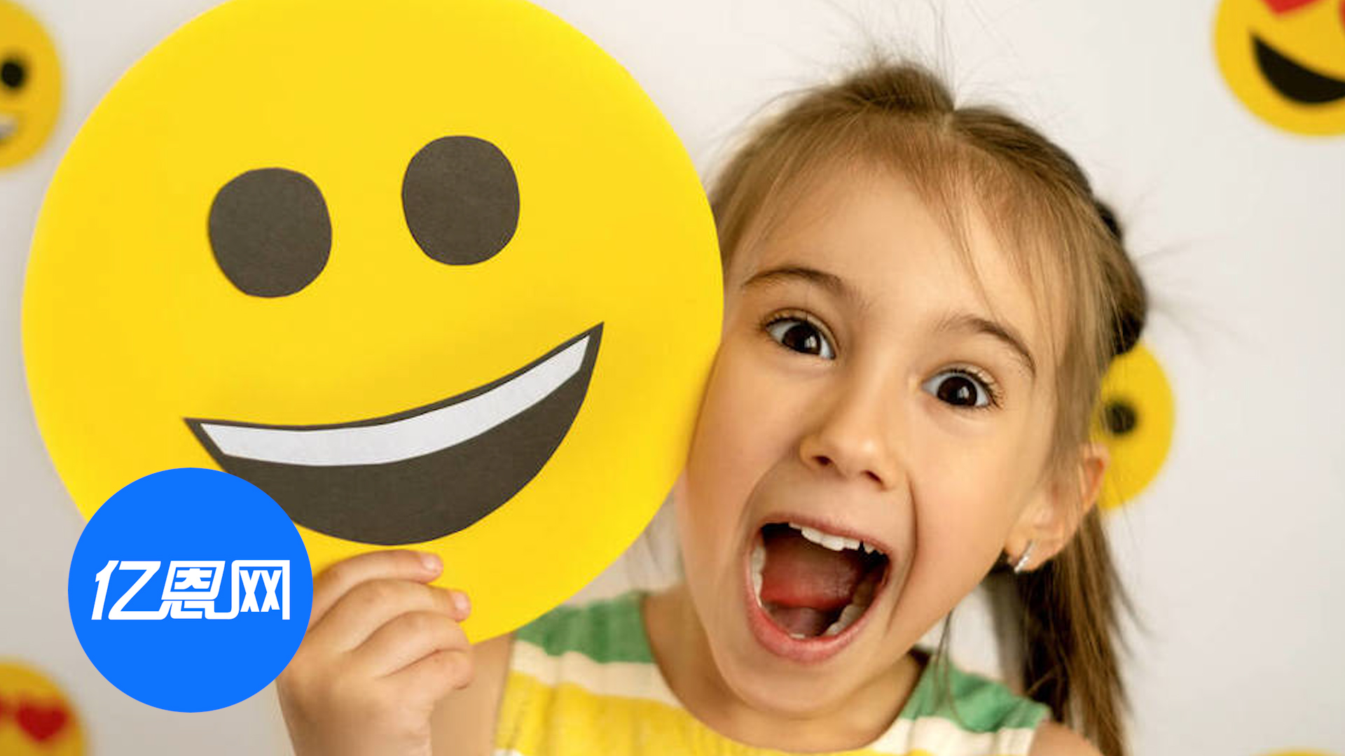 国外小哥卖掉家具买Temu沙发，结果把人笑到捶墙！